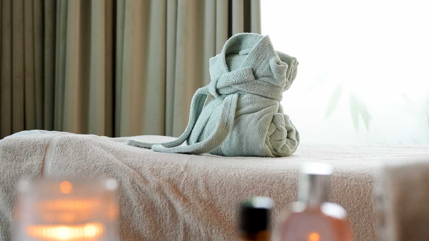 芳療師觀點分析精油按摩、油壓、熱石、熱油SPA差異