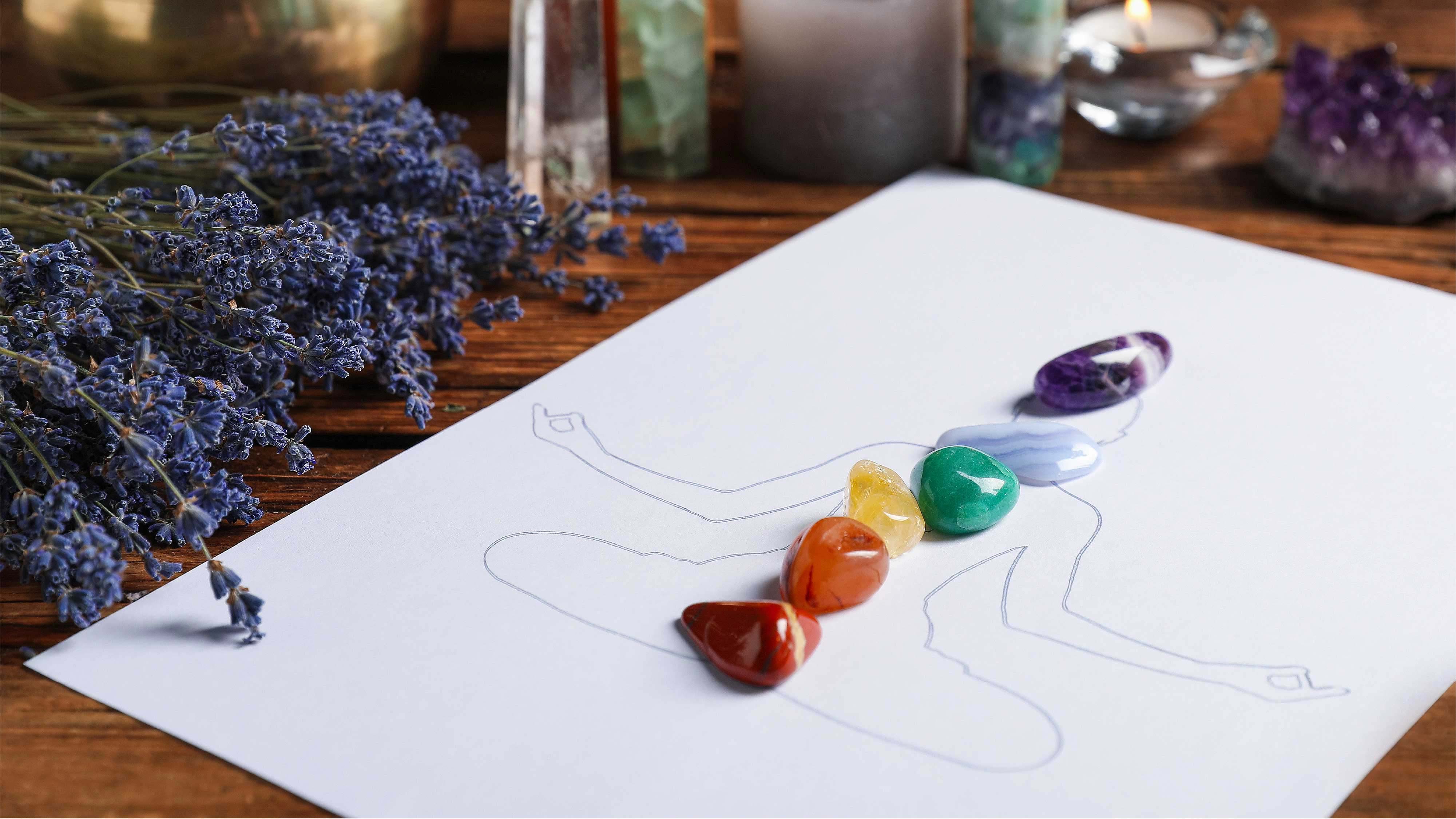 七脈輪與對應花晶：脈輪是什麼?